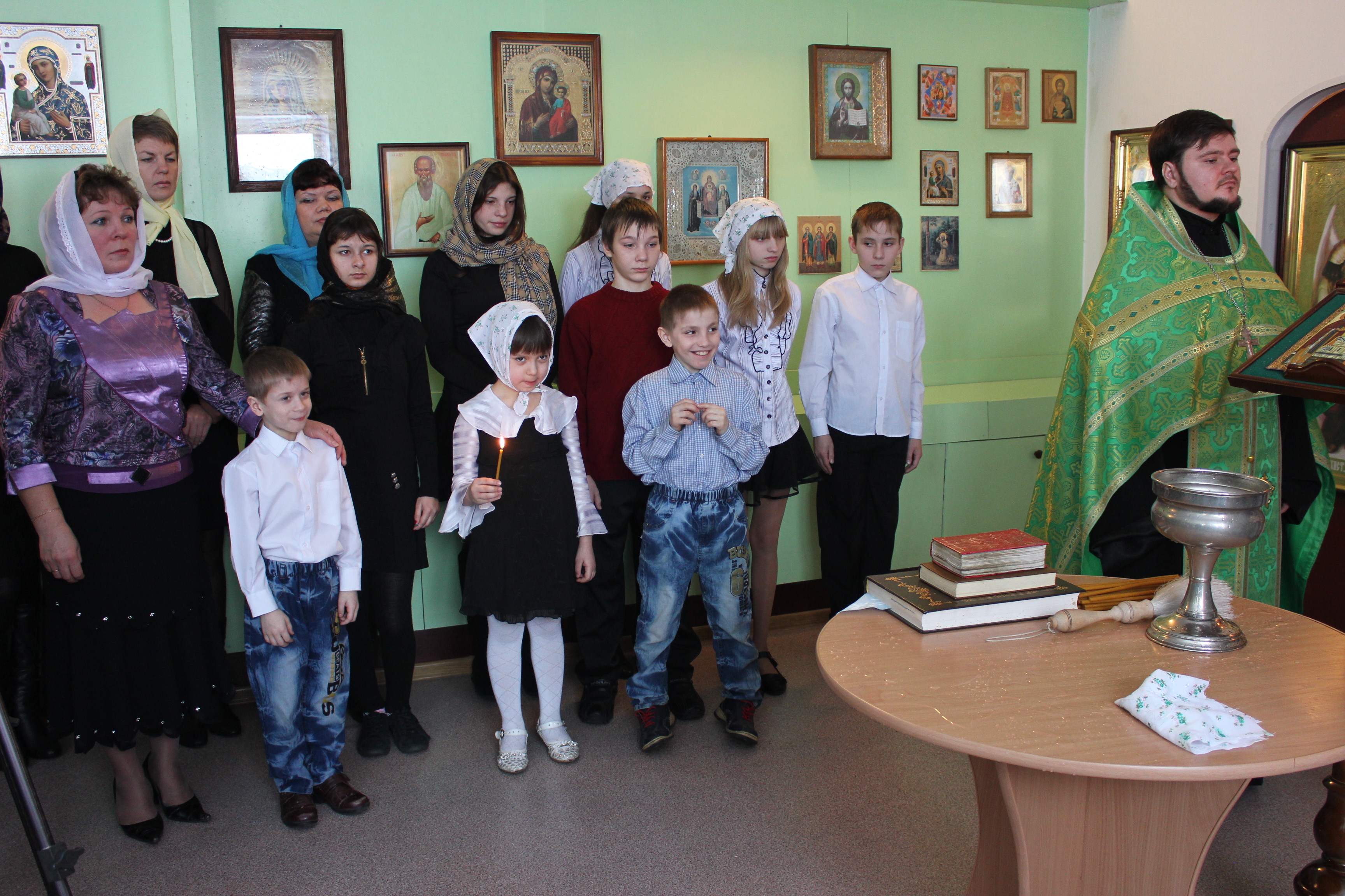 Сегодня, 22 января, в детском доме «Аистенок» г.Калтан открылся придомовой храм в честь Петра и Февронии Муромских