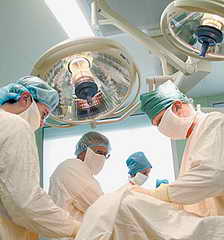 Сосудистые хирурги Кемеровской облбольницы провели уникальную операцию