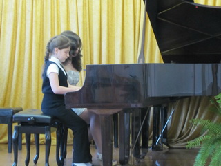 В Детской музыкальной школе №11 Прокопьевска прошел концерт ансамблей