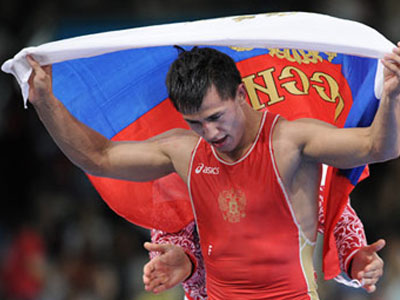 Борец Роман Власов завоевал для России золото на Олимпиаде