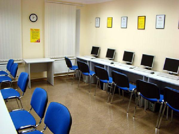Мариинский городской суд приостановил деятельность двух компьютеров в кабинете информатики