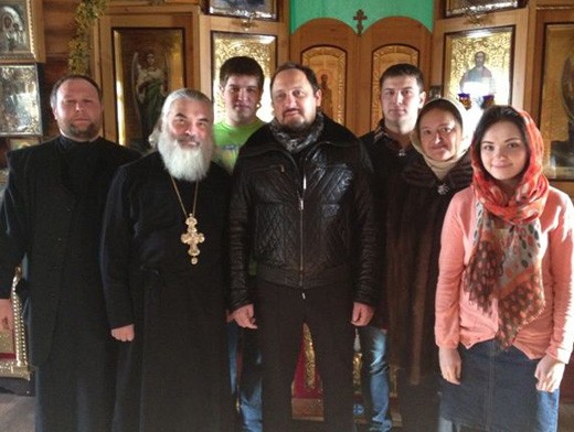 В Кемерово  Стас Михайлов помолился в храме и подарил настоятелю свой диск