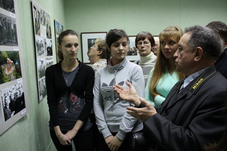 В Прокопьевске торжественно открылась фотовыставка Равилова 