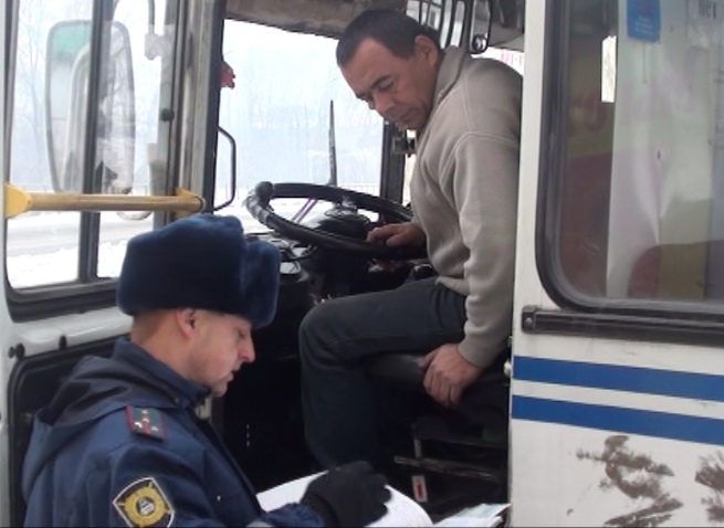 В Кузбассе произошло столкновение легкового автомобиля и автобуса