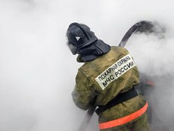 В Кузбассе сотрудник полиции спас человека из горящей квартиры