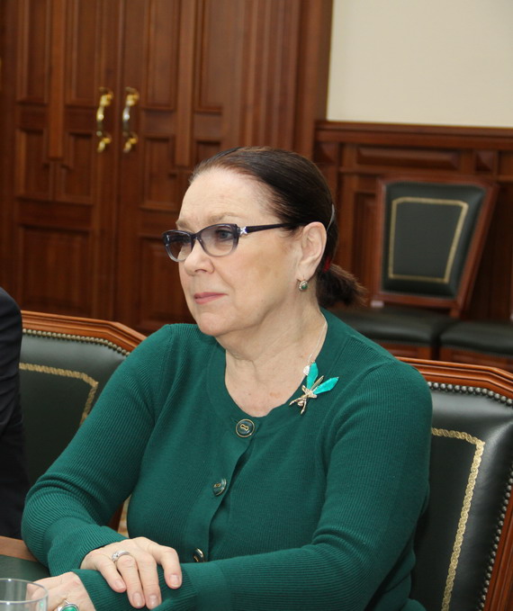 7 марта губернатор А.Г.Тулеев встретился с народной артисткой РСФСР Ларисой Голубкиной
