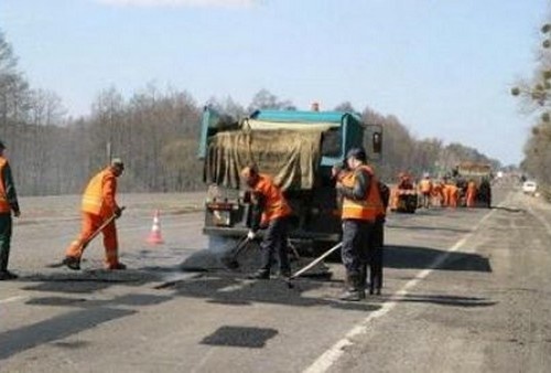 В Новокузнецке начинается ямочный ремонт дорог