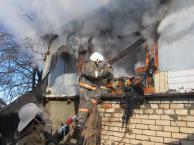 Кузбасские огнеборцы спасли жителя поселка Промышленная