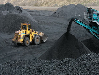 В Кузбассе ликвидирован незаконный угольный склад