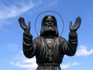 Скульптура Серафима Саровского установлена в селе Елыкаево в Кузбассе
