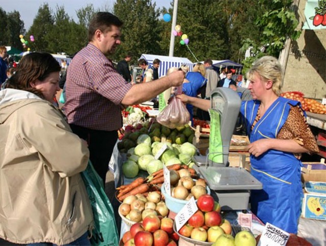 В Ленинске-Кузнецком прошла областная продовольственная ярмарка
