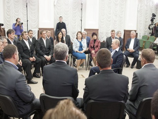 Президент В.В.Путин встретился с шахтерами Кузбасса