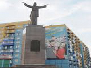 Митрополит Аристарх освятил скульптуру Иисуса Христа в Прокопьевске