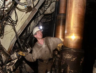 Бригада Дмитрия Година шахты «Талдинская-Западная 2» добыла 2 миллиона тонн угля за январь-сентябрь 2013 года