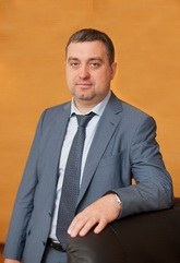 Первый замгубернатора Кемеровской области Валентин Мазикин ушел в отставку, на его должность назначен Максим Макин.