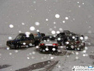 Снегопады осложнили движение на федеральной трассе М-53