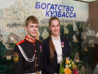 Губернатор Кузбасса встретился с молодыми новокузнечанами, покорившими Северный полюс