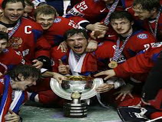 В Кузбасс прибыл главный трофей чемпионата мира по хоккею-2014 