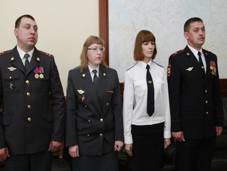 А.Г.Тулеев вручил награды полицейским, задержавшим членов преступной группировки, обворовывающей фуры