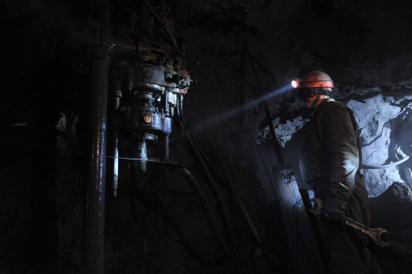Губернатор Кузбасса и глава Ростехнадзора заключили бессрочное соглашение о взаимодействии в области повышения уровня промбезопасности на шахтах