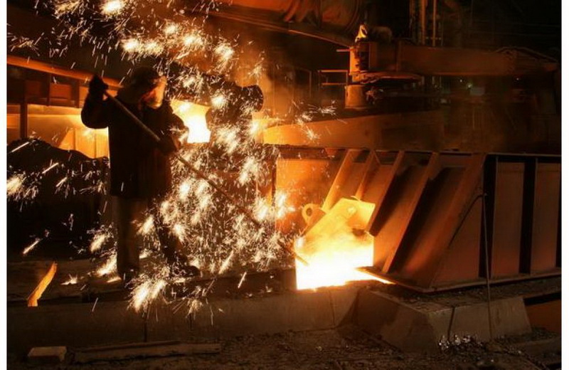 Аман Тулеев назвал главным достижением кузбасских металлургов снижение вдвое вредных выбросов