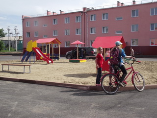 В Таштагольском районе более 100 детских городков отремонтировано и покрашено