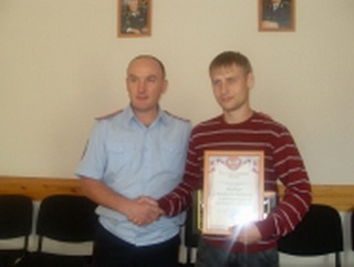В Кузбассе наградили Никиту Щербакова, который задержал серийного грабителя