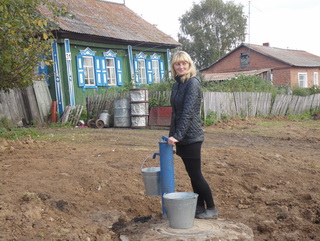 В деревне Новопреображенка Тяжинского района впервые за 128 лет ее существования проложен водопровод