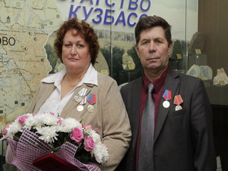 Самая большая приемная семья Кузбасса получила областные награды