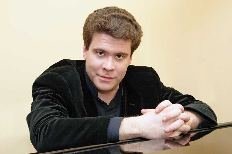 25-26 октября в Государственной филармонии Кузбасса выступит народный артист России Денис Мацуев