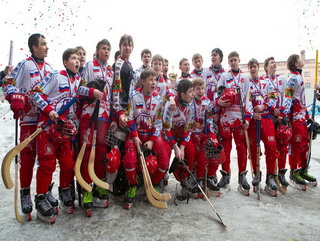 Кемеровская хоккейная команда «СДС» выиграла международные соревнования по хоккею с мячом 