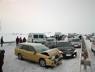 В Кемеровской области проводится проверка по факту ДТП с участием 19 автомобилей