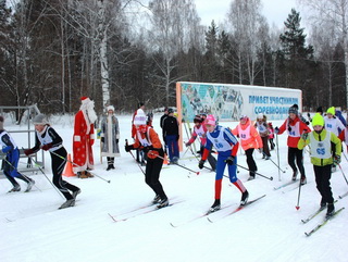 В Топкинском районе Кузбасса прошла традиционная предновогодняя лыжная гонка 