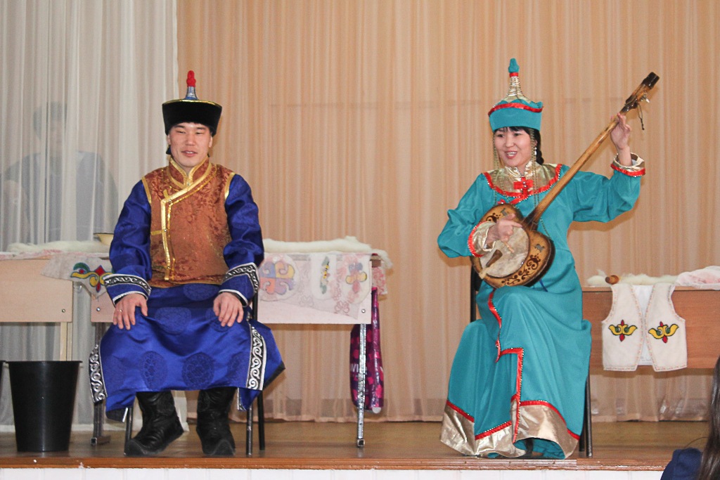 Открытие творческой школы традиционной культуры коренных народов Сибири «Тореен чирим» («Родная земля»)
