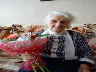 Ветеран труда из Ленинск-Кузнецкого района отметила 90-летний юбилей