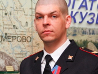 Аман Тулеев наградил медалью Константина Чурсина за спасение людей на пожаре