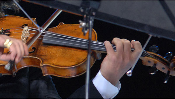 В Прокопьевске состоялся концерт ансамбля скрипачей «Созвучие»