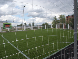 В Юрге Кемеровской области обустроено искусственное мини-футбольное поле для тренировок детских команд