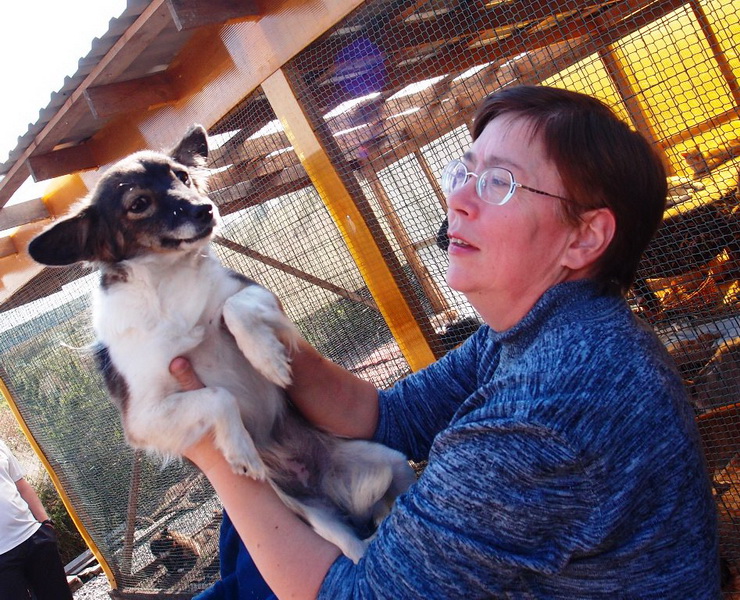 В Кемерове наркополицейские оказали благотворительную помощь приюту для животных