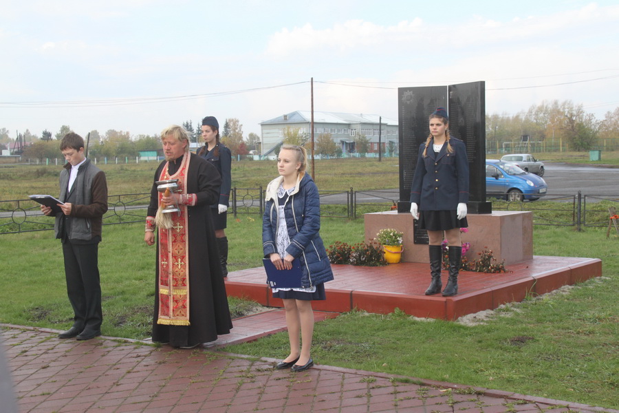 В Кемеровском районе открылись три памятника «Дважды победителям»