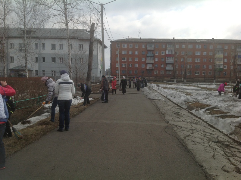 В «тулеевскую» пятницу на генеральную уборку улиц и дворов вышло около 30 тыс. кузбассовцев