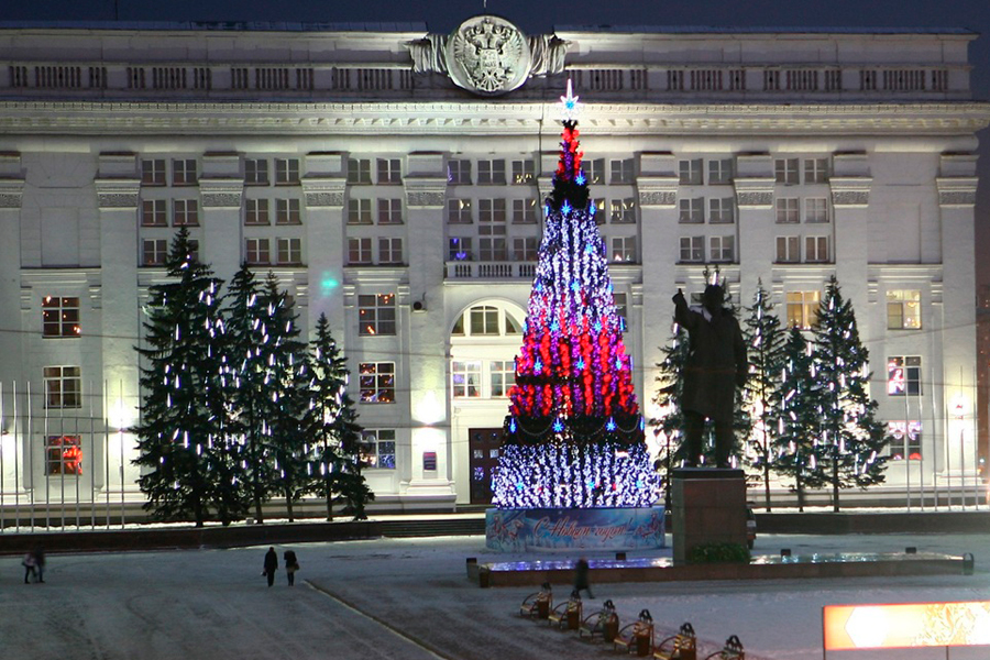 16 ноября в Кемерове на площади Советов начнется монтаж новогодней ели