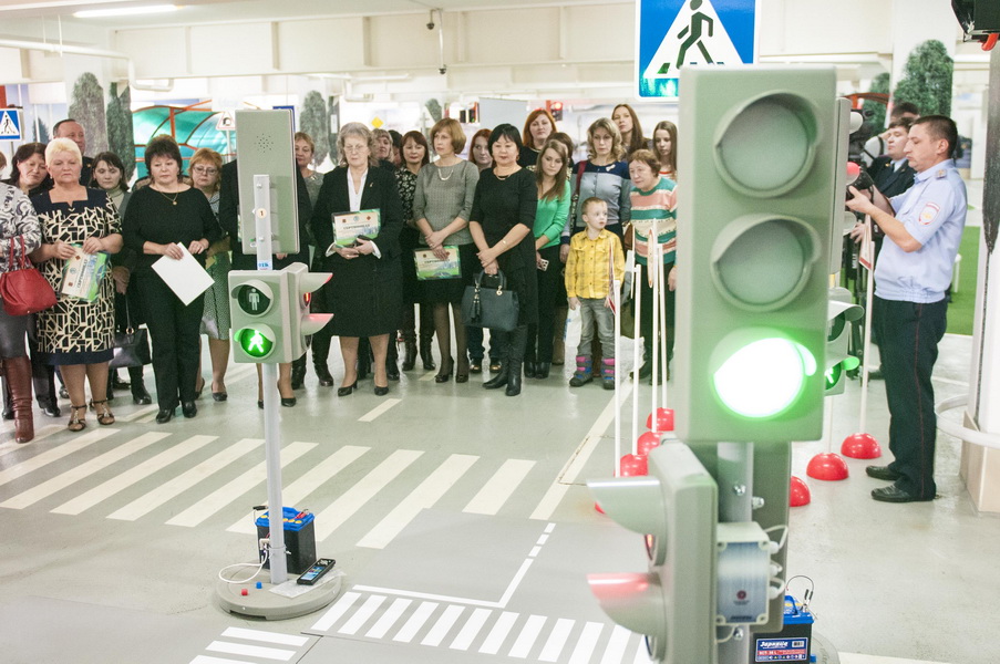 20 детских садов Кузбасса получили мобильные автогородки для обучения детей правилам дорожного движения