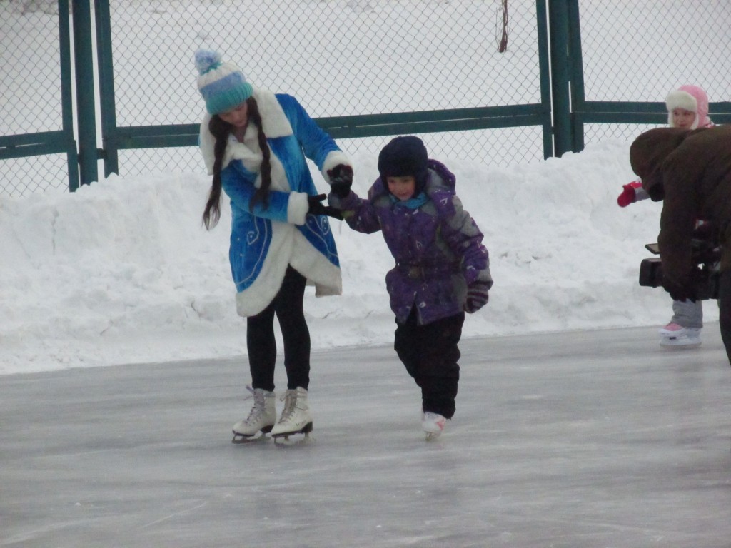 На зимних каникулах школьники Кузбасса опробуют новые катки и хоккейные коробки