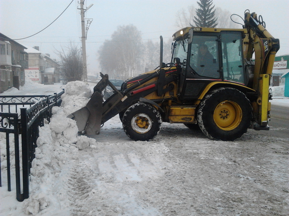 31 тыс. кузбассовцев очищала улицы и дворы от снега в «тулеевскую пятницу»