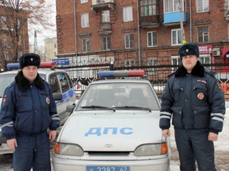 В Кемеровской области сотрудники ГИБДД доставили роженицу в больницу