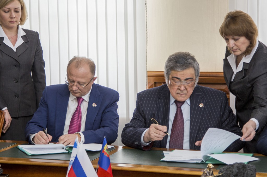 Администрация области и ХК «СДС» заключили соглашение о социально-экономическом сотрудничестве на 2016 год