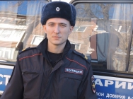 В Кузбассе сотрудник полиции спас человека из горящей квартиры