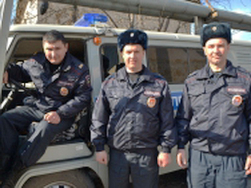 В Кемеровской области сотрудники патрульно-постовой службы спасли на пожаре двоих мужчин