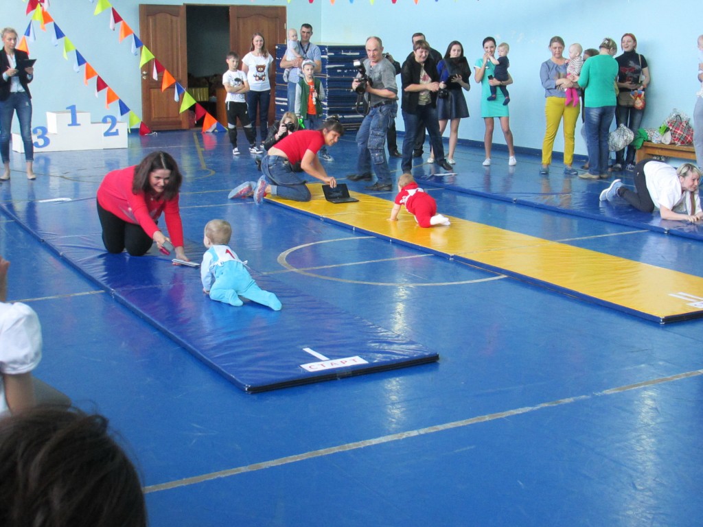 День защиты детей в Кузбассе прошел творчески и по-спортивному, начиная с чемпионата «ползунков»